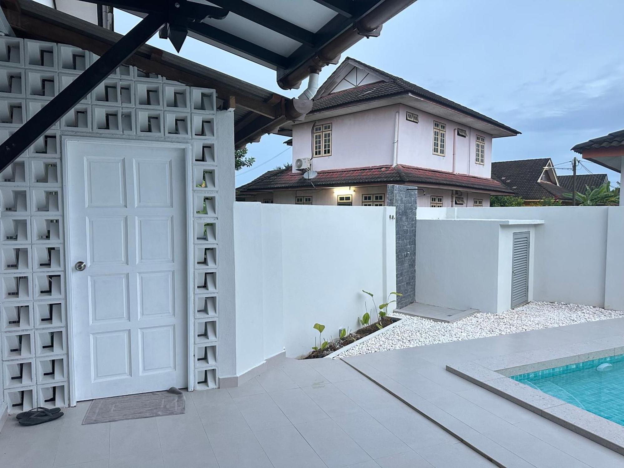 Home In Terengganu With Private Pool Kuala Terengganu Eksteriør billede