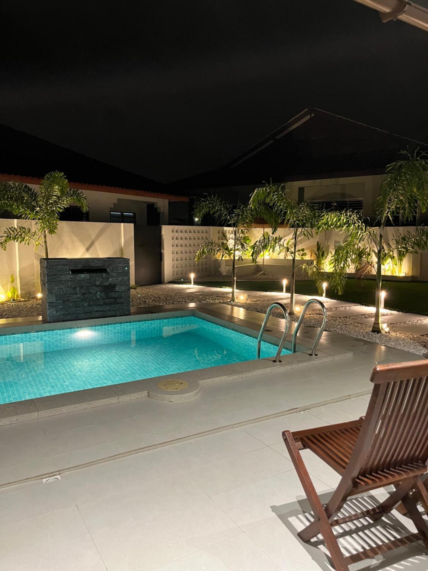 Home In Terengganu With Private Pool Kuala Terengganu Eksteriør billede